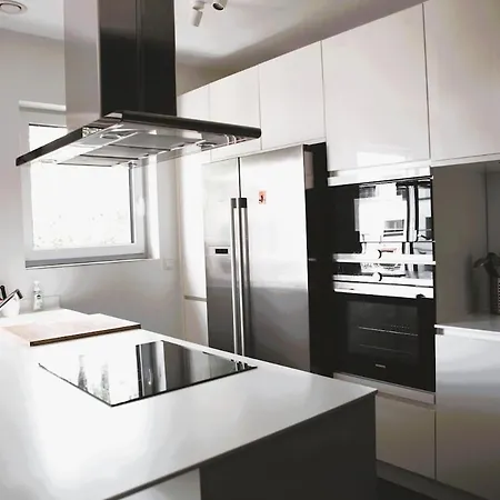 Modern Stylish 2br Apartment *