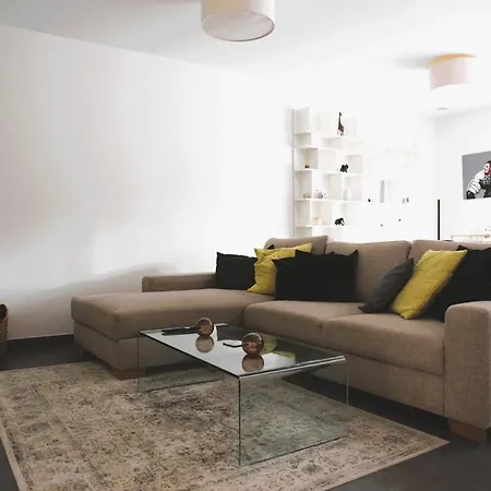 Apartment Modern Stylish 2br *