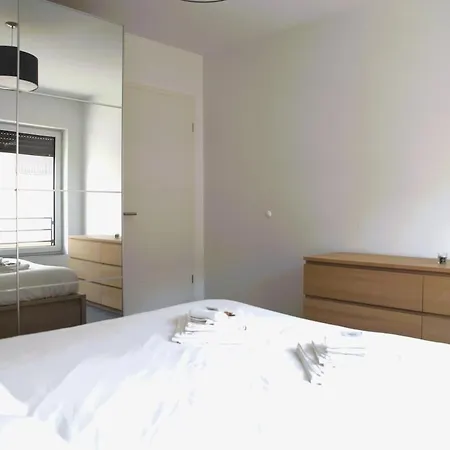Modern Stylish 2br Apartment *